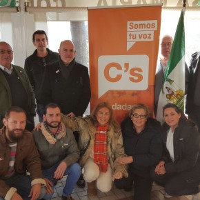 Ciudadanos Torremolinos ofrece un desayuno por el Día de Andalucía