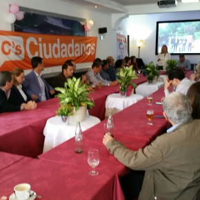 Ciudadanos Marbella celebra su primer 'Café Ciudadano San Pedro'