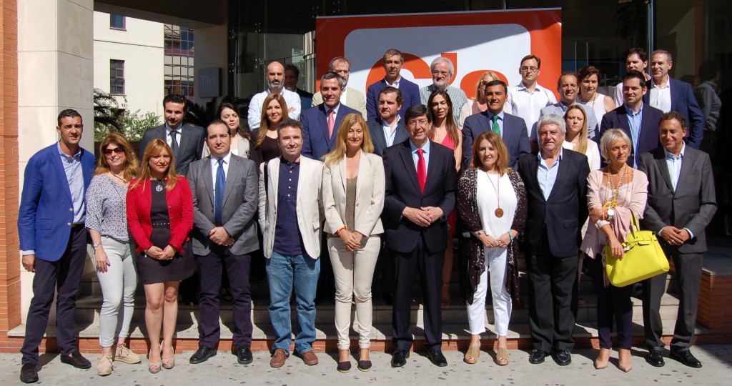 Foto grupo Ciudadanos Málaga con Juan Marín