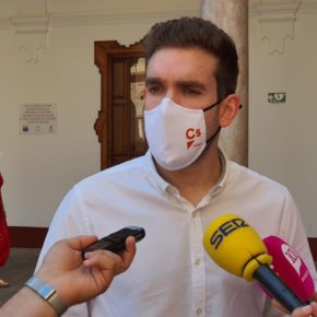 Puche defiende la apuesta de Cs por la educación pública de Antequera ante los ataques del PSOE